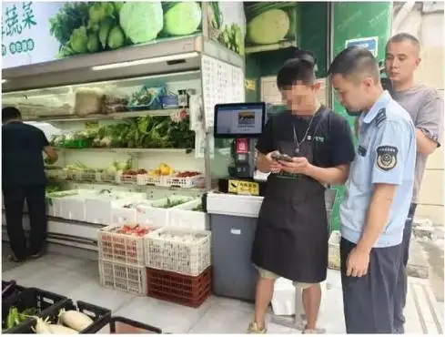 厦门10元自助餐厅“村有良品”因食品卫生问题被查处，市场监管部门保障消费者权益