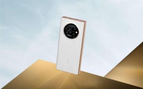 传音 Tecno Phantom V2 Fold：折叠屏手机的性能新标杆