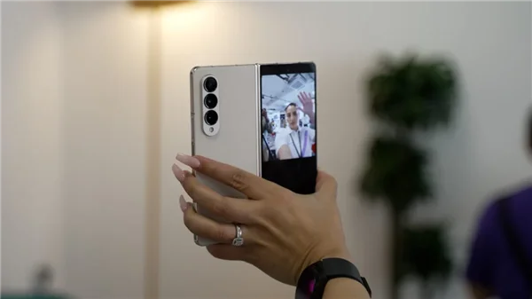 三星Galaxy Z Fold6 Ultra震撼发布：超大折叠屏创新巅峰，7月重塑移动体验