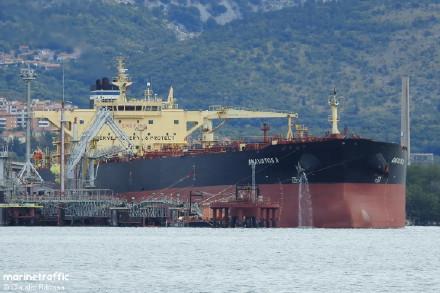 中国油轮“黄埔”号红海遇袭，外交部发声维护航道安全