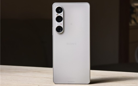 索尼Xperia 1 VI：从4K到FHD+，探索屏幕技术新境界