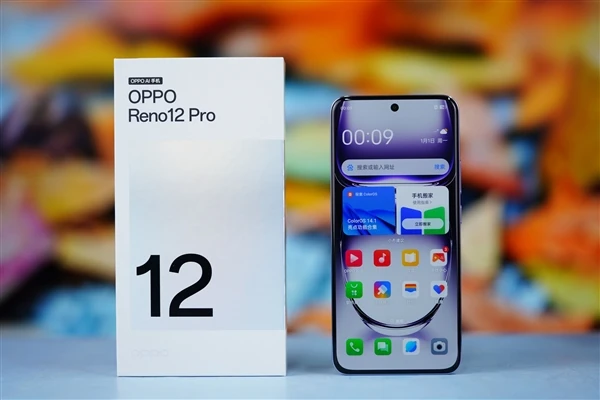 OPPO Reno12 Pro银幻紫：科技与艺术的完美交响，评测室璀璨首秀