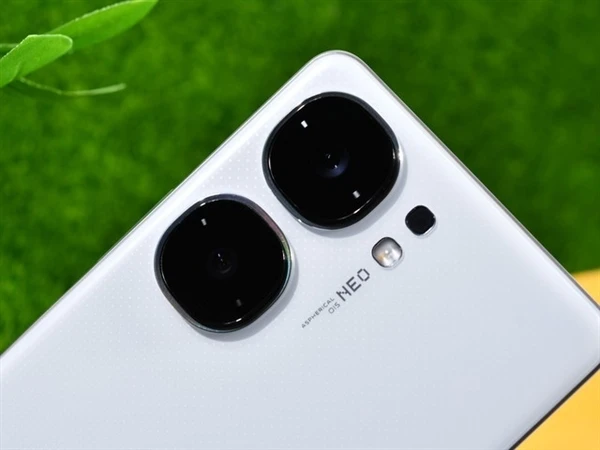 iQOO Neo9S Pro：光影之巅，重塑旗舰手机的影像新纪元