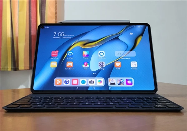 华为MatePad Pro 12首秀串联OLED，亮度直逼2000尼特，屏幕新巅峰？