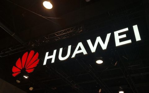 华为手机2024年8月国内销售额再超苹果，上半年业绩强劲增长
