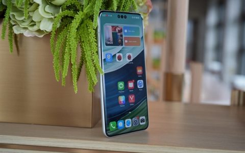 华为Mate 70 Pro+震撼发布：全新原生鸿蒙系统+顶级影像配置，开启智能新篇章